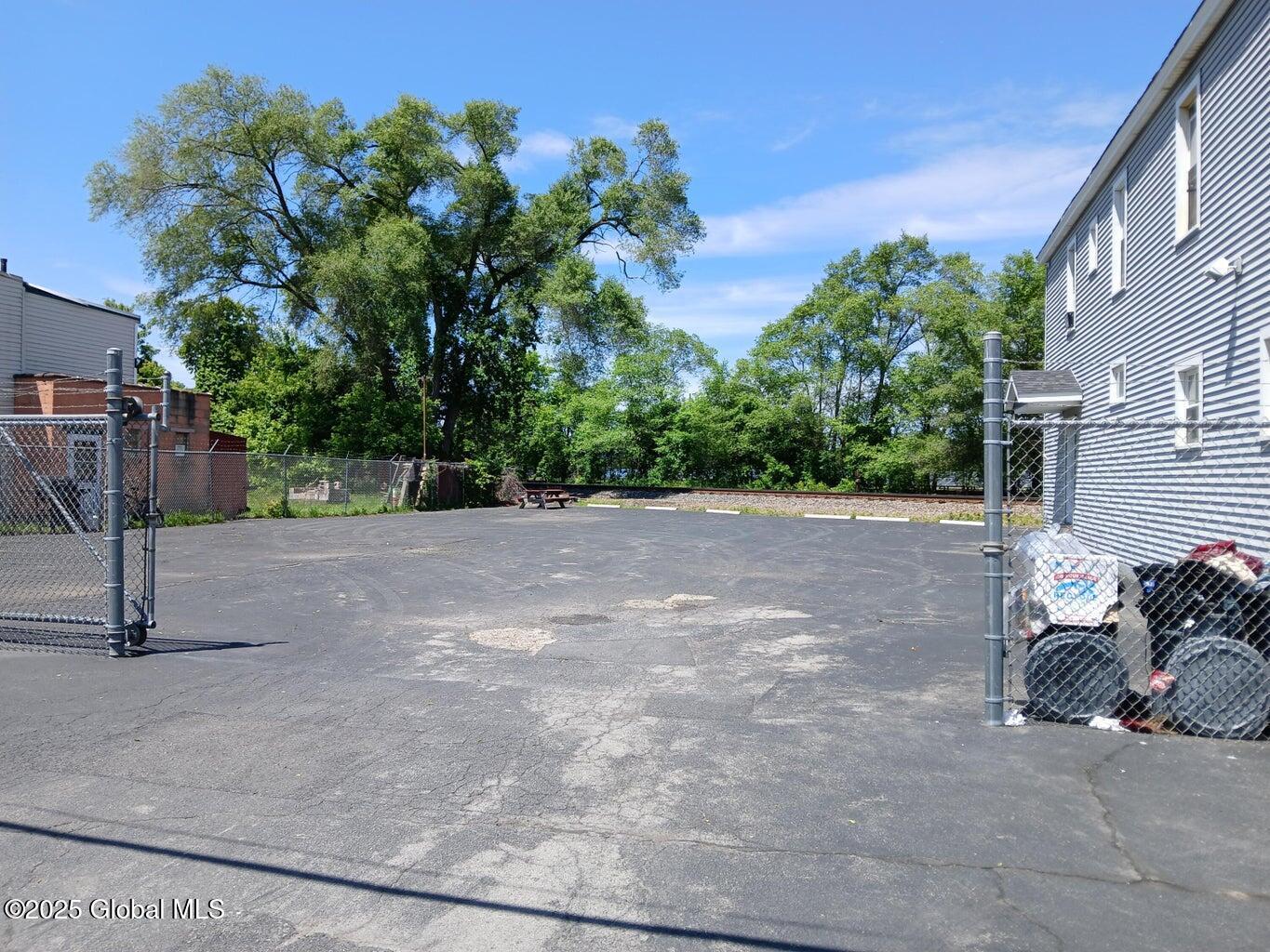 1317 Lower Broadway Schenectady, NY 12306 - Photo 6 of 12 20240614214018633061000000-o