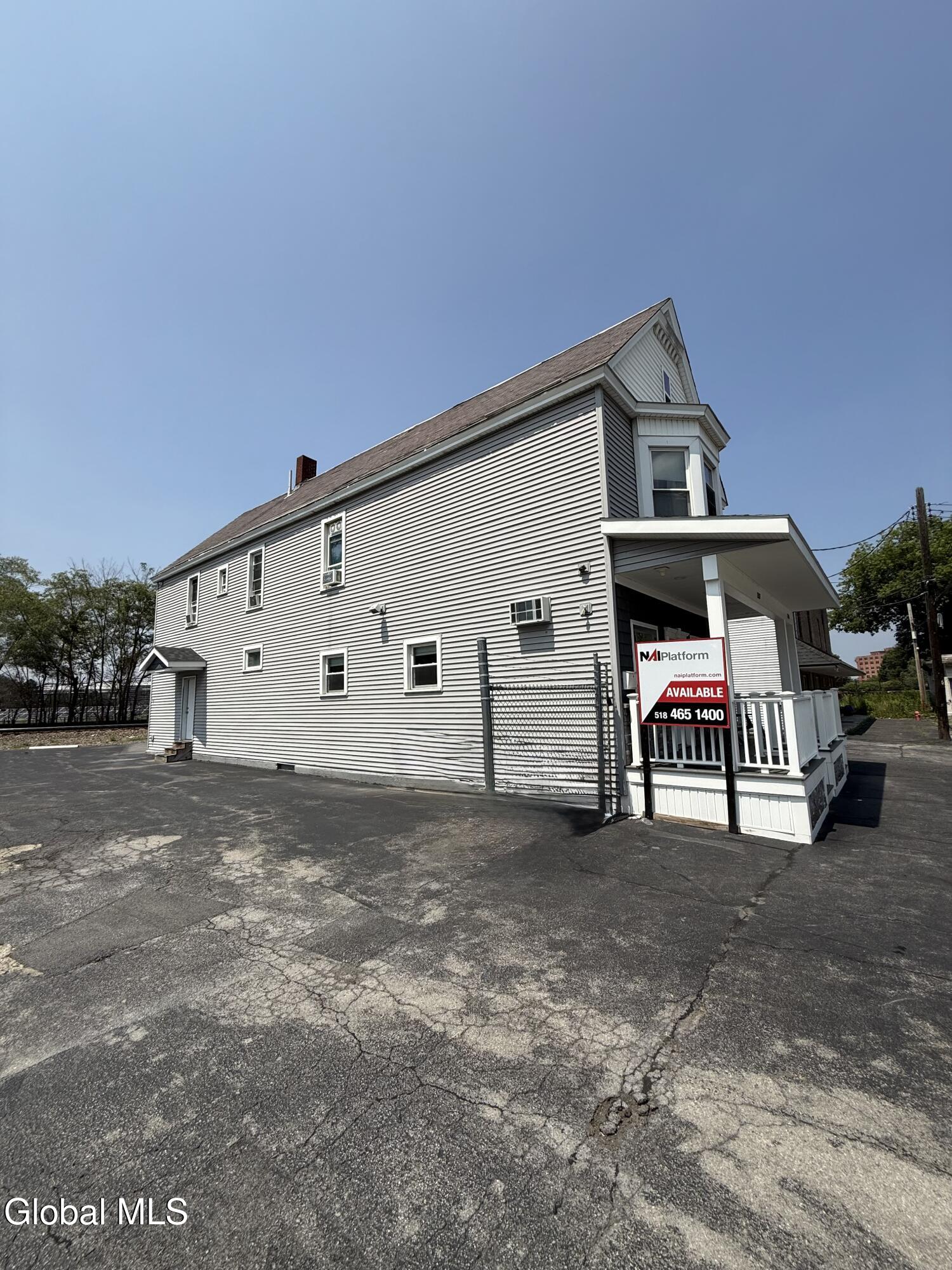 1317 Lower Broadway Schenectady, NY 12306 - Photo 7 of 12 IMG_8007