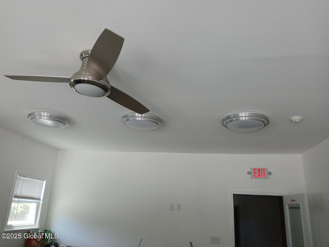 1317 Lower Broadway Schenectady, NY 12306 - Photo 10 of 12 20240614214037752586000000-o