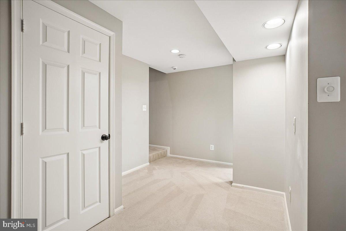 11410 Hollow Timber Way Reston, VA 20194 - Photo 35 of 46 Gallery Image 35