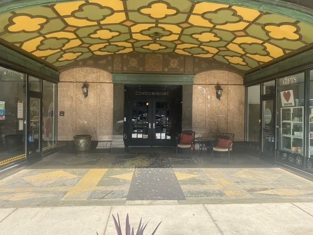 $262,000 | 212 North Center Street, Unit 205, Bloomington, IL 61701