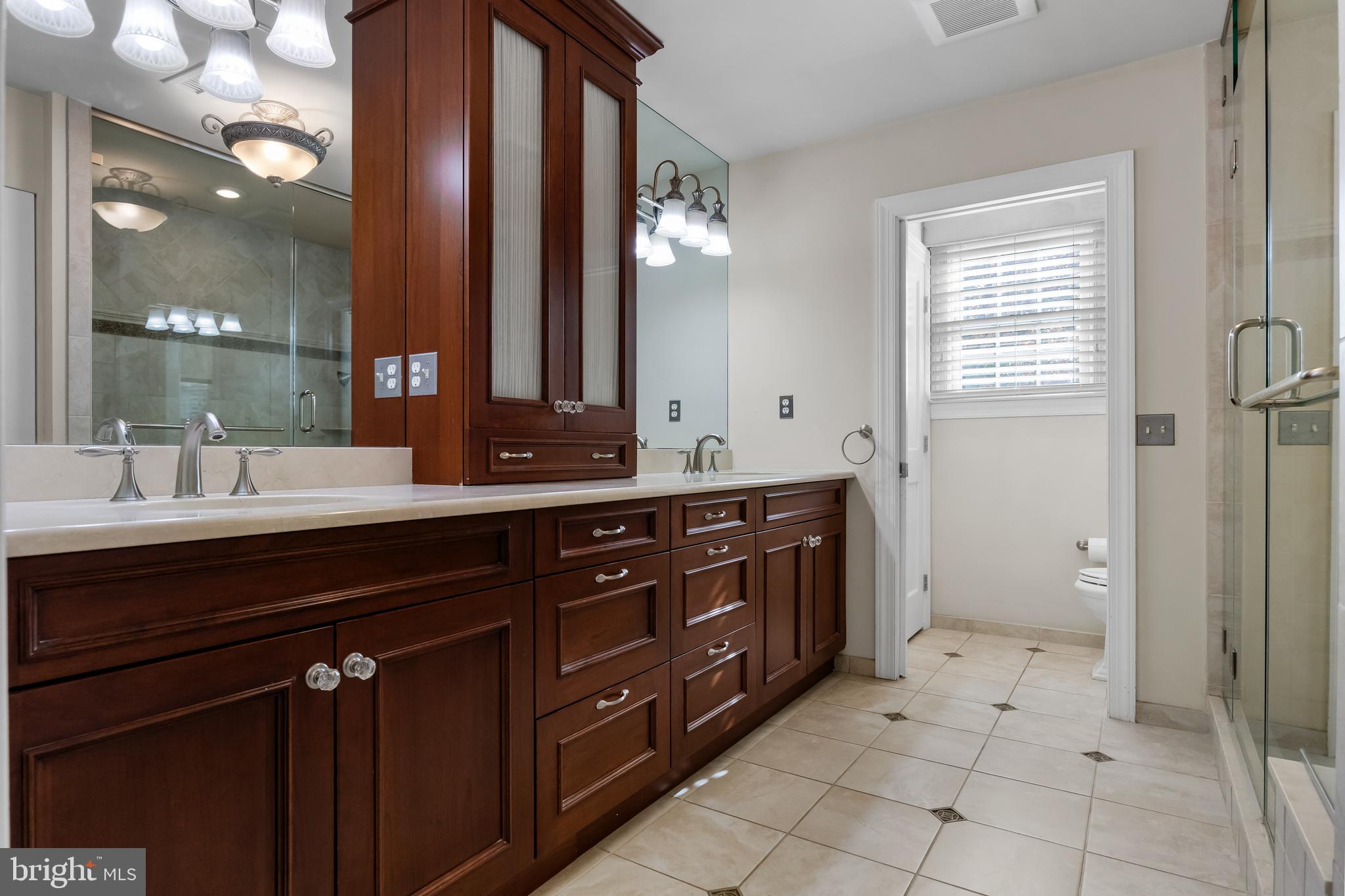 429 East Main Street Maple Shade, NJ 08052 - Photo 23 of 72 Primary en-suite