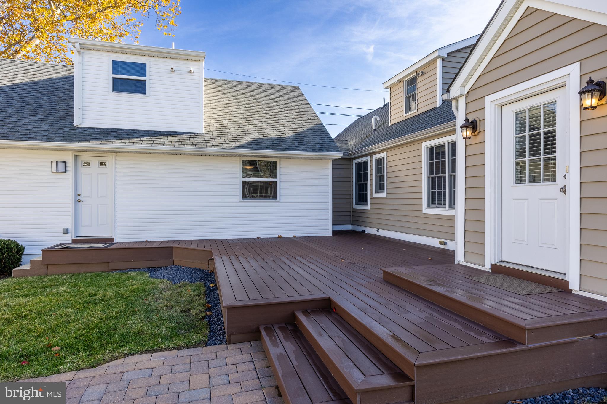 429 East Main Street Maple Shade, NJ 08052 - Photo 40 of 72 Oversized trex deck