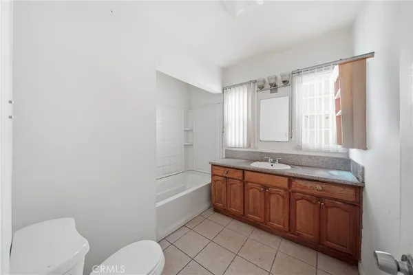 $1,175,000 | 1449-1447 West 83rd Street, Los Angeles, CA 90047
