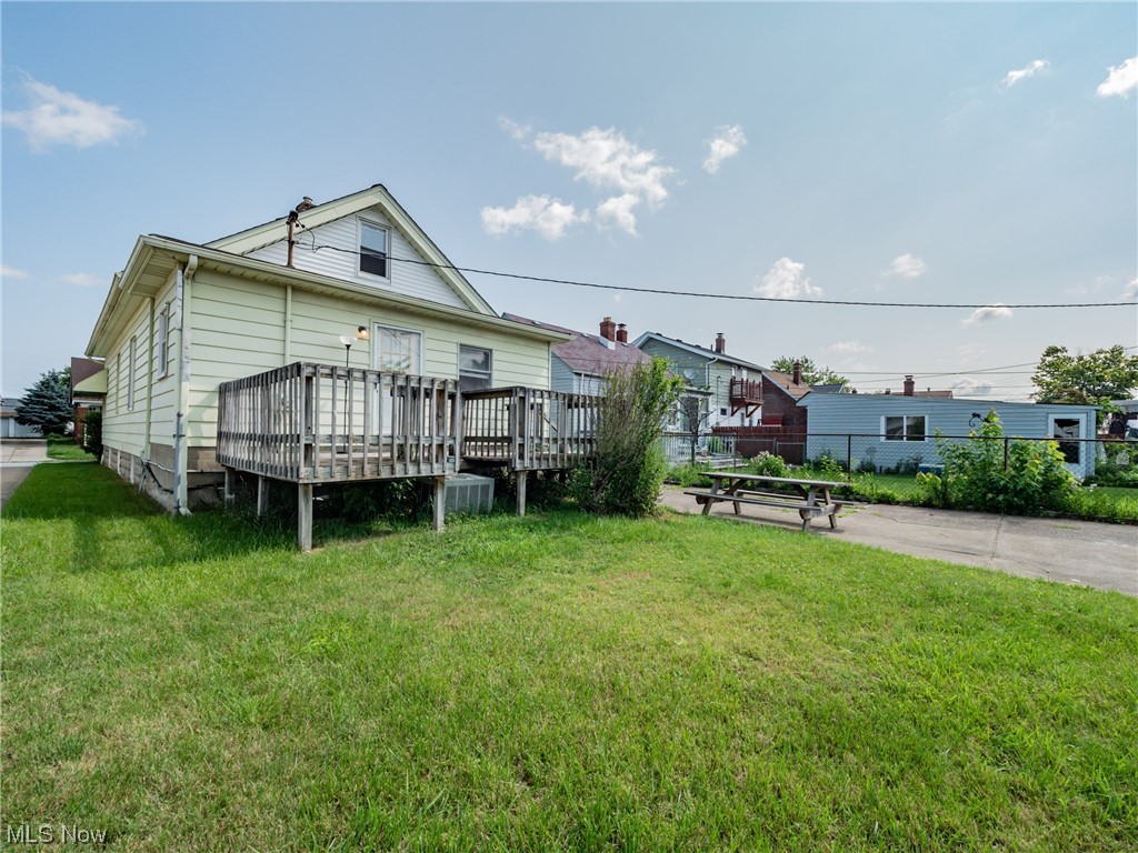7913 Spring Garden Road Cleveland, OH 44129 - Photo 26 of 30