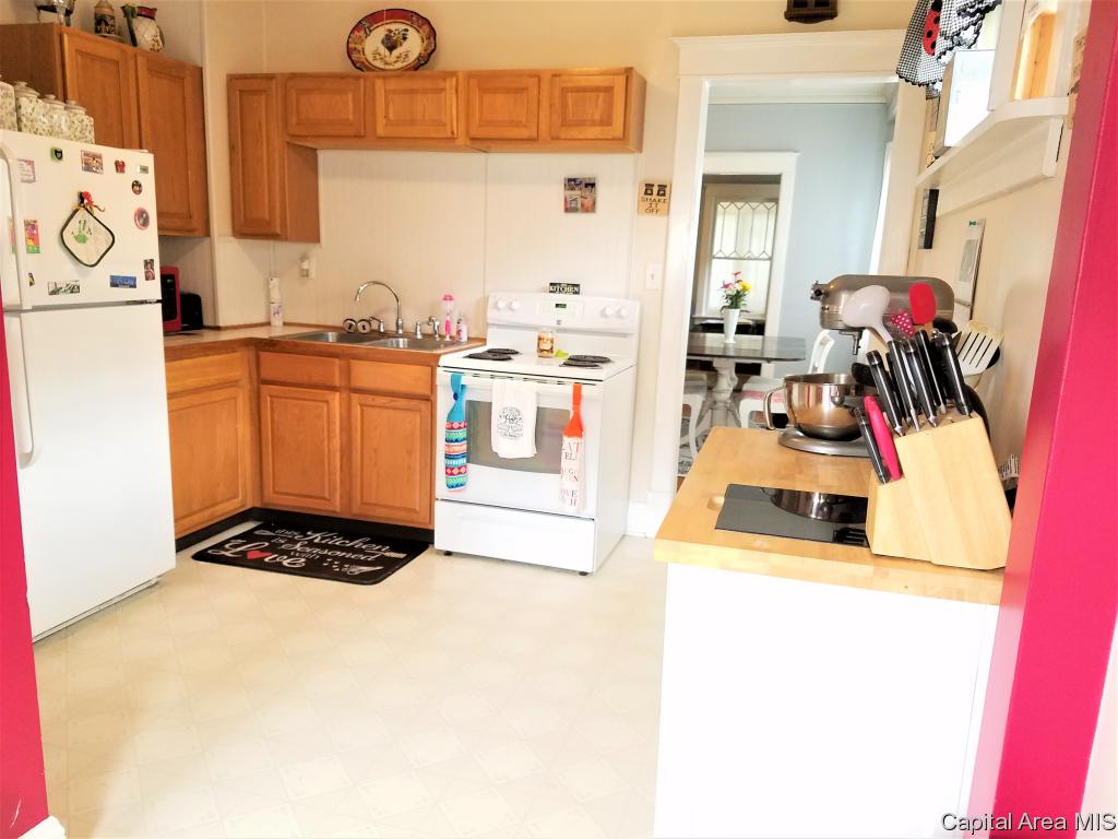 2177 Yale Boulevard Springfield, IL 62703 - Photo 13 of 22