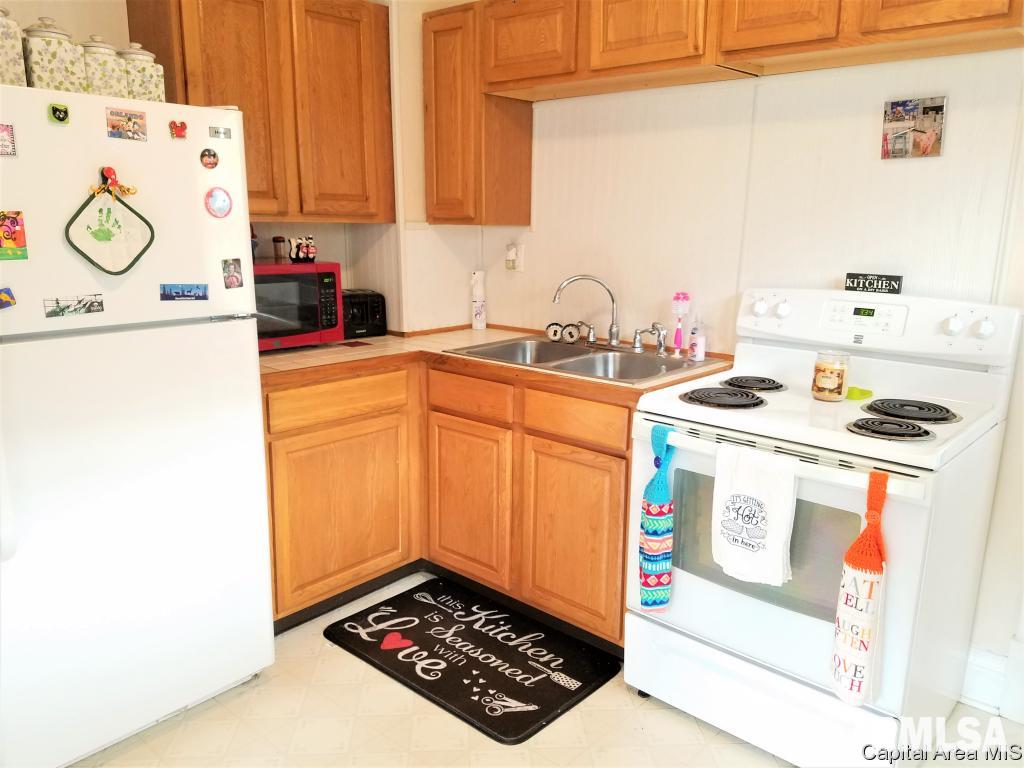 2177 Yale Boulevard Springfield, IL 62703 - Photo 14 of 22