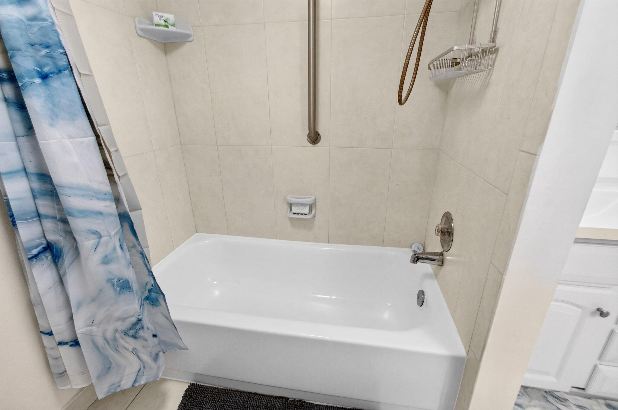 550 Southwest 2nd Avenue, Unit 125 Boca Raton, FL 33432 - Photo 42 of 51 Freshly Painted Tub