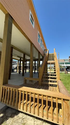 $490,000 | 865 Palmetto Drive, Crystal Beach, TX 77650