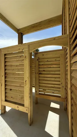 $490,000 | 865 Palmetto Drive, Crystal Beach, TX 77650