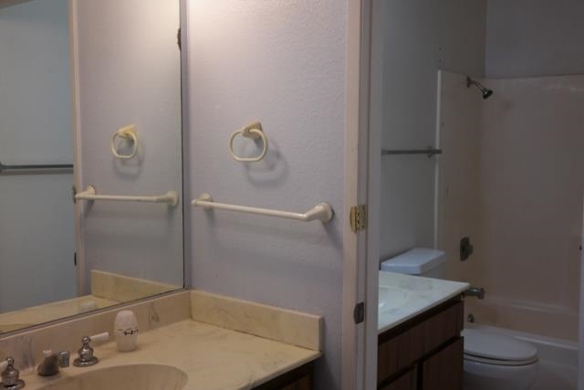 5934 Rancho Mission Road, Unit 120 San Diego, CA 92108 - Photo 8 of 15 Gallery Image 8