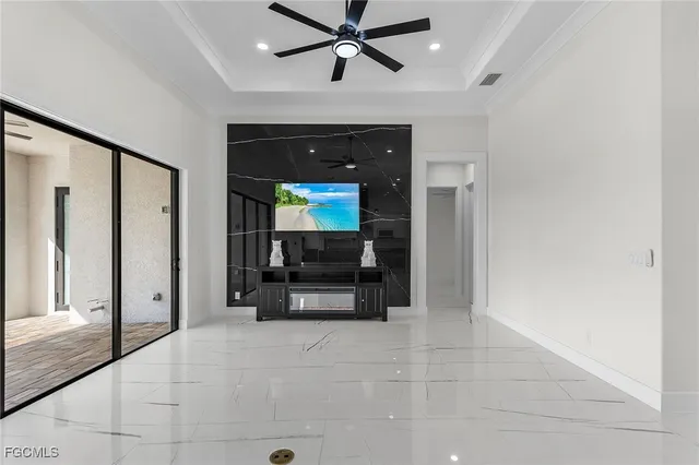 a view of livingroom with furniture
