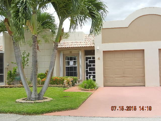 9071 Tracy Court, Unit 4 Boca Raton, FL 33496 - Photo 1 of 37 Front of Villa