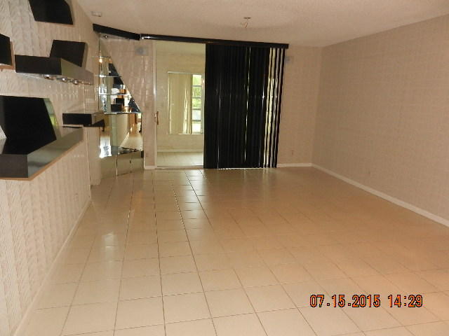 9071 Tracy Court, Unit 4 Boca Raton, FL 33496 - Photo 20 of 37 DSCN1199