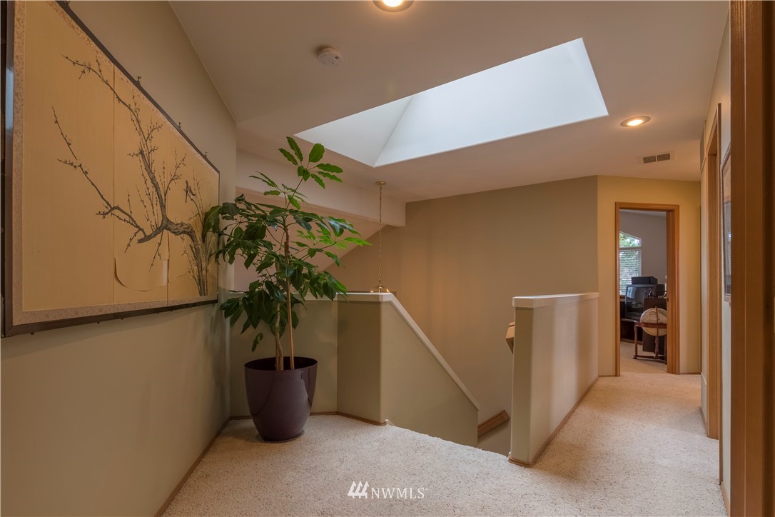 5010 Northeast 18th Court Renton, WA 98059 - Photo 12 of 25 Gallery Image 12