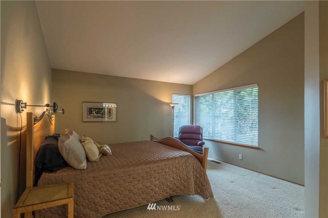 5010 Northeast 18th Court Renton, WA 98059 - Photo 15 of 25 Gallery Image 15