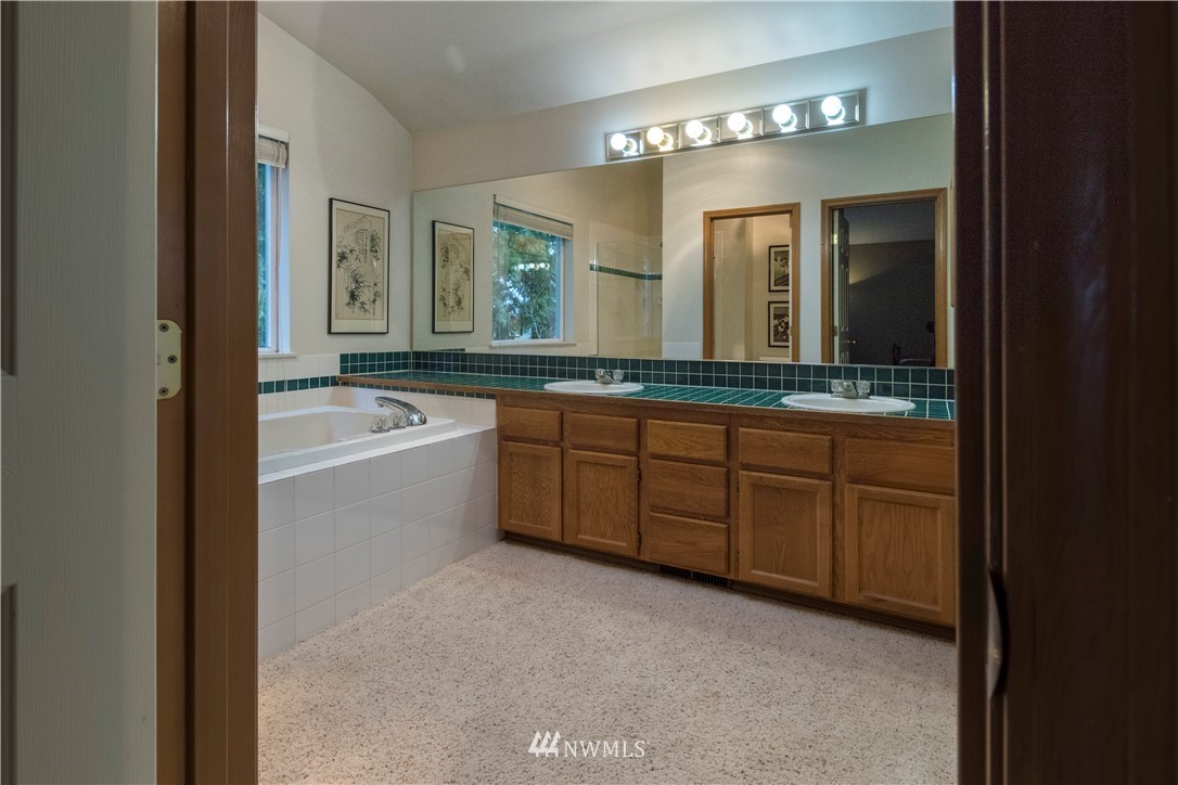 5010 Northeast 18th Court Renton, WA 98059 - Photo 17 of 25 Gallery Image 17