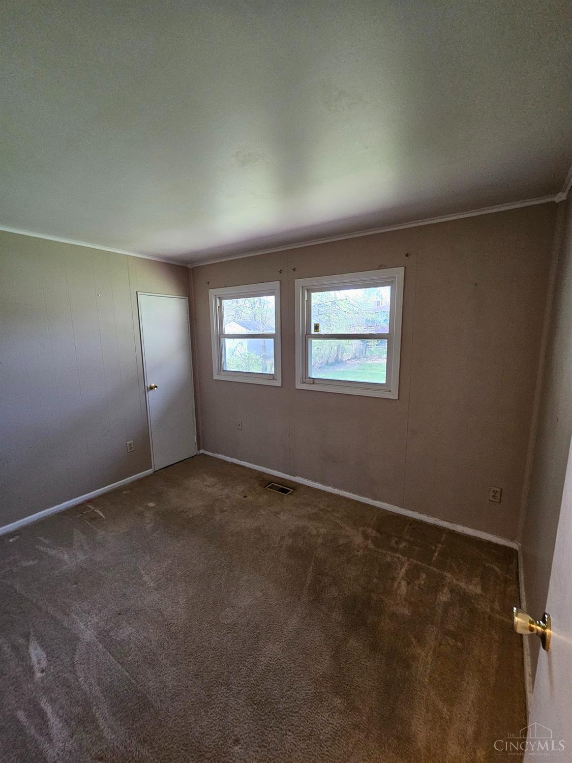 2498 Wenning Road Cincinnati, OH 45231 - Photo 10 of 14