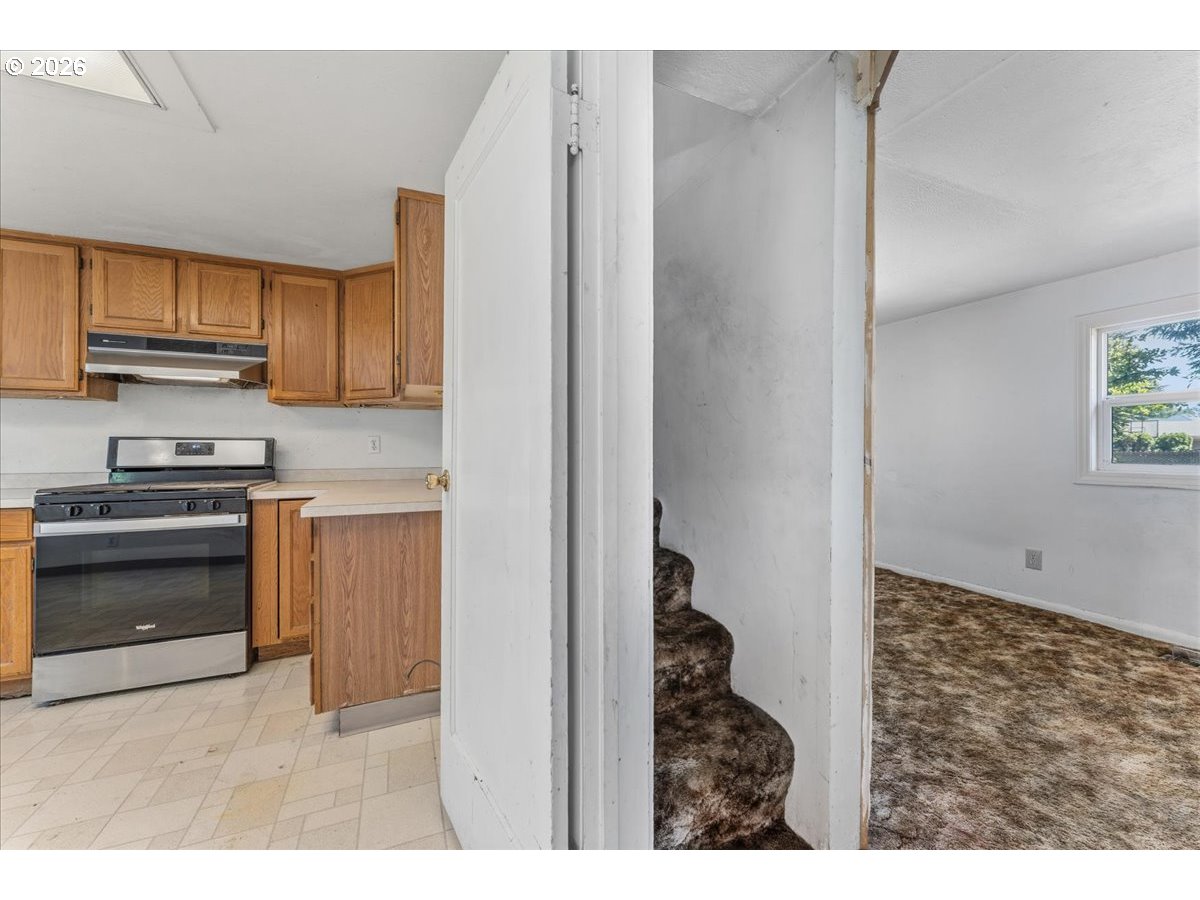 13209 Northeast San Rafael Street Portland, OR 97230 - Photo 12 of 35