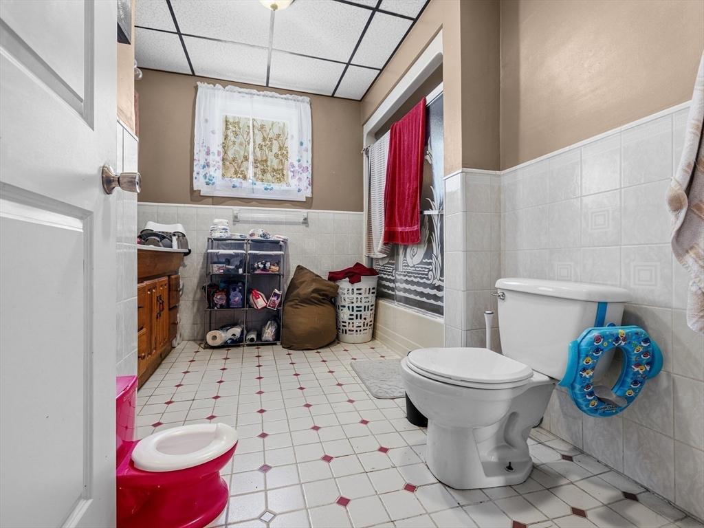 52 Lapham Street Fall River, MA 02721 - Photo 27 of 41