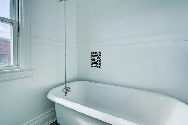 $1,600 | 459 Parsells Avenue, Rochester, NY 14609