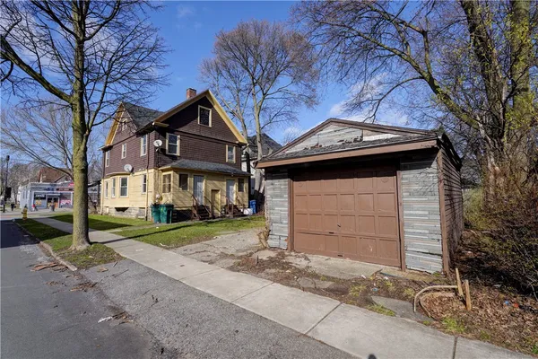 $1,600 | 459 Parsells Avenue, Rochester, NY 14609