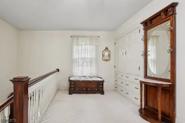 a view of livingroom with furniture