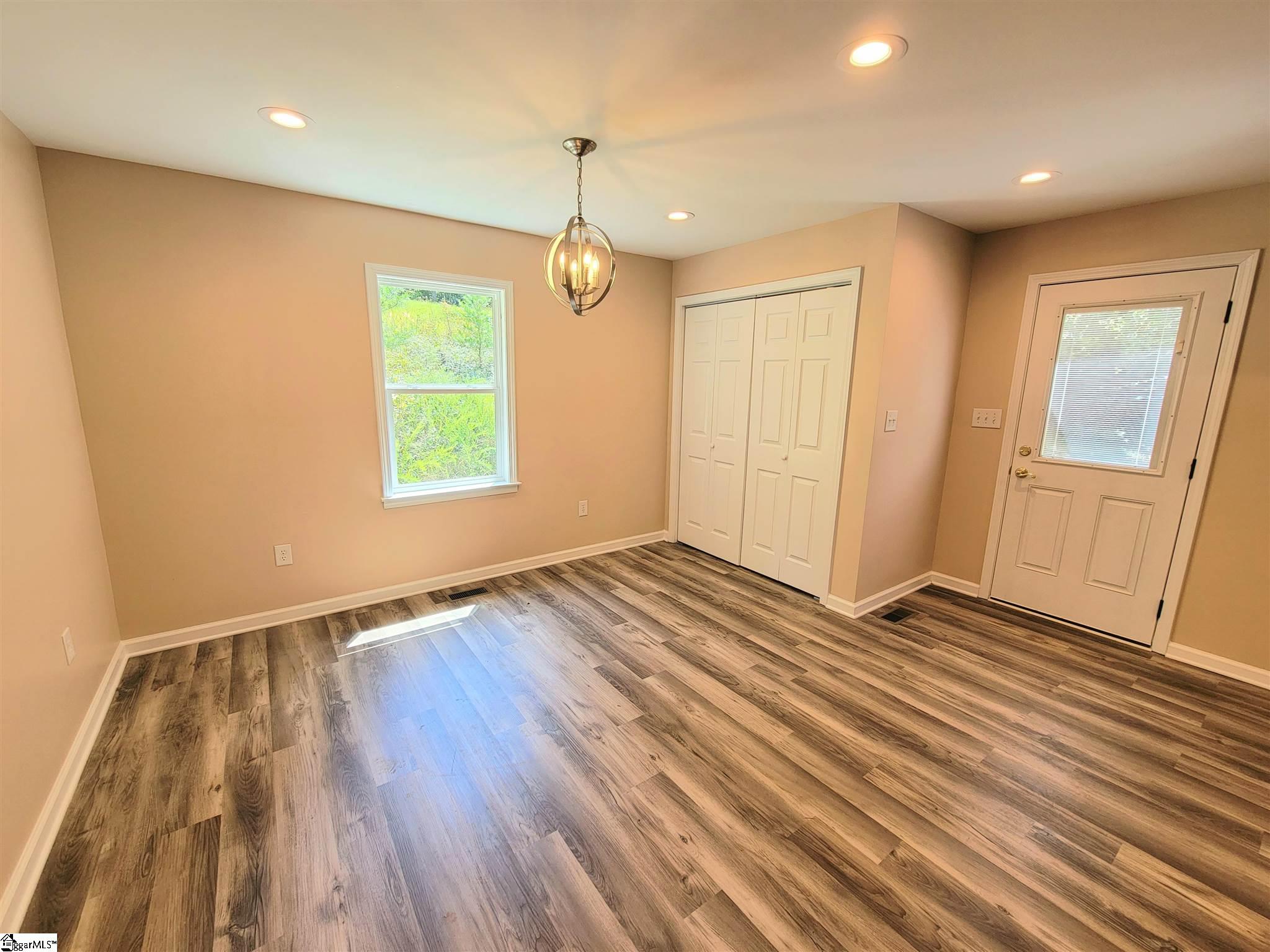 109 Freeman Bridge Road Marietta, SC 29661 - Photo 7 of 35