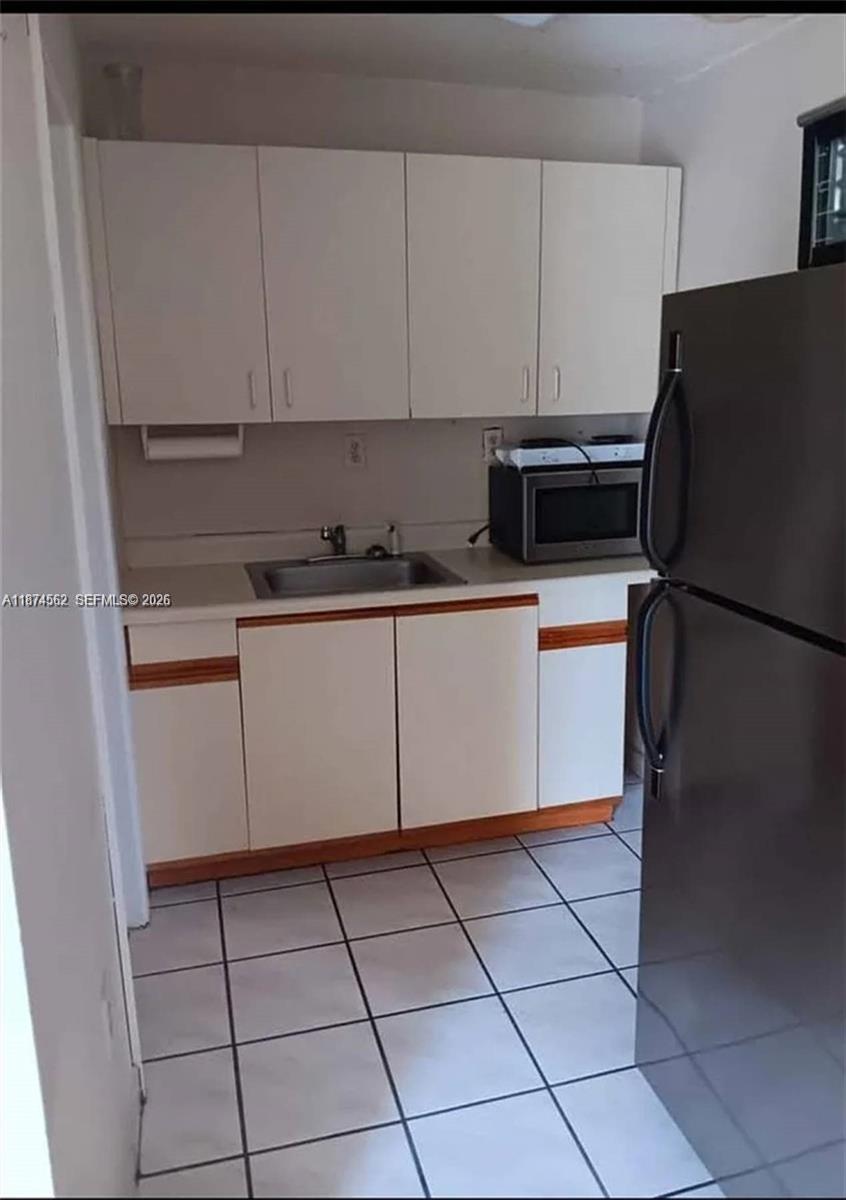 9360 Southwest 37th Street Miami, FL 33165 - Photo 12 of 17