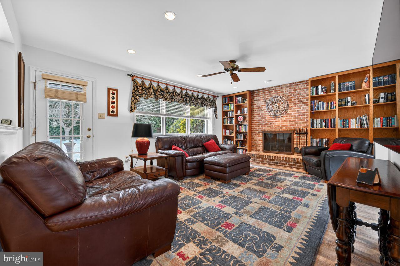 28 Timber Road Horsham, PA 19044 - Photo 10 of 38 Gallery Image 10