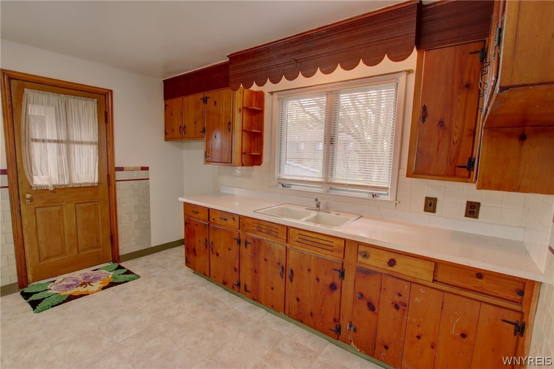 79 Martin Road Lackawanna, NY 14218 - Photo 2 of 15