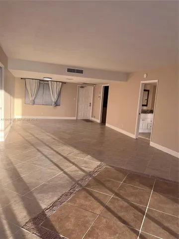 $2,700 | 907 Cypress Terrace, Unit 203, Pompano Beach, FL 33069