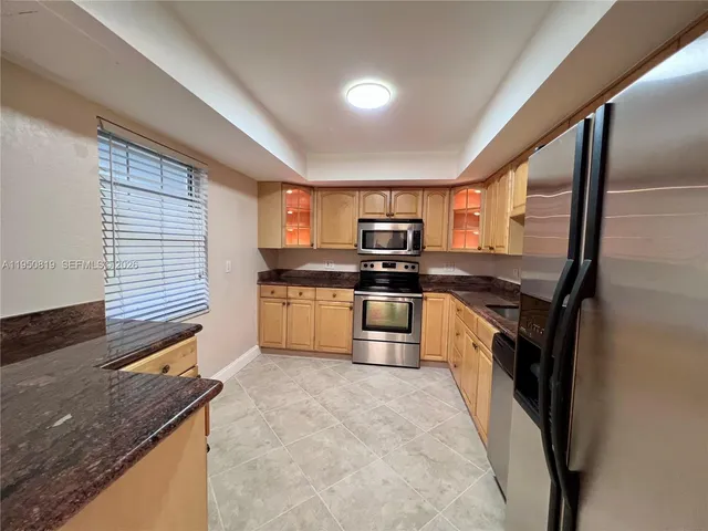 $2,700 | 907 Cypress Terrace, Unit 203, Pompano Beach, FL 33069