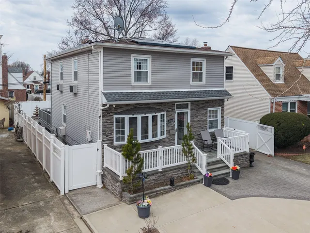 $1,239,000 | 82-30 266th Street | Floral Park