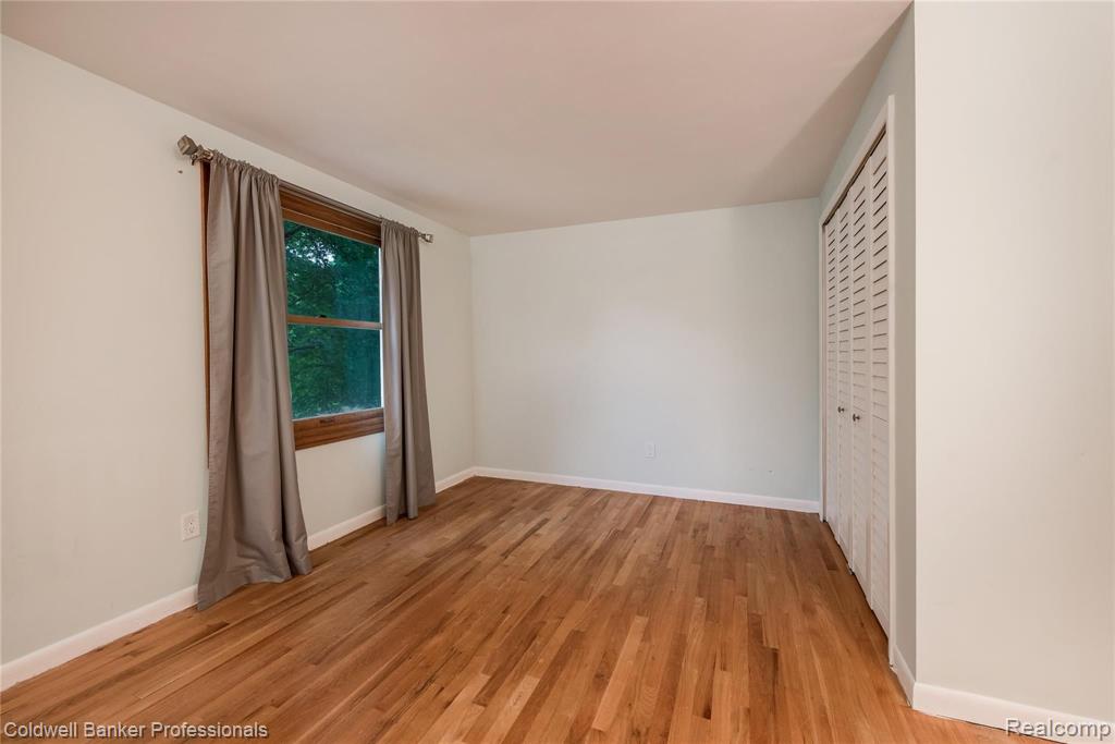 29870 Fox Grove Road Farmington, MI 48334 - Photo 24 of 35
