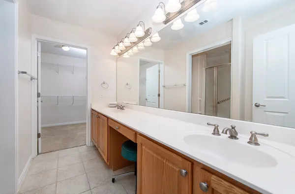 $2,050 | 30 Wildwood Drive, Unit 173, Georgetown, TX 78633