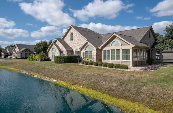 $2,050 | 30 Wildwood Drive, Unit 173, Georgetown, TX 78633