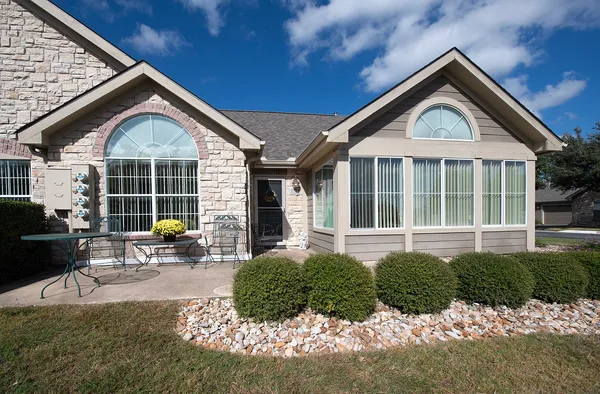 $2,050 | 30 Wildwood Drive, Unit 173, Georgetown, TX 78633