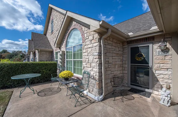 $2,050 | 30 Wildwood Drive, Unit 173, Georgetown, TX 78633