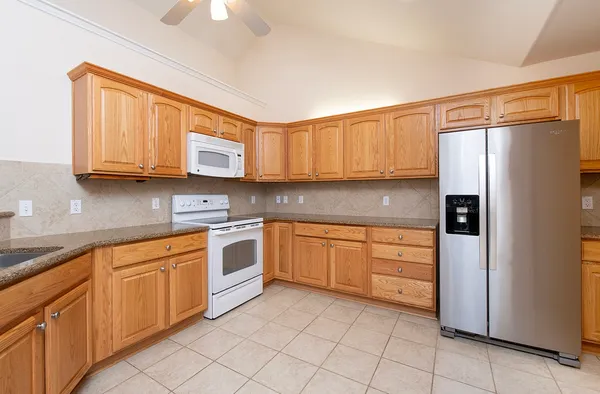 $2,050 | 30 Wildwood Drive, Unit 173, Georgetown, TX 78633