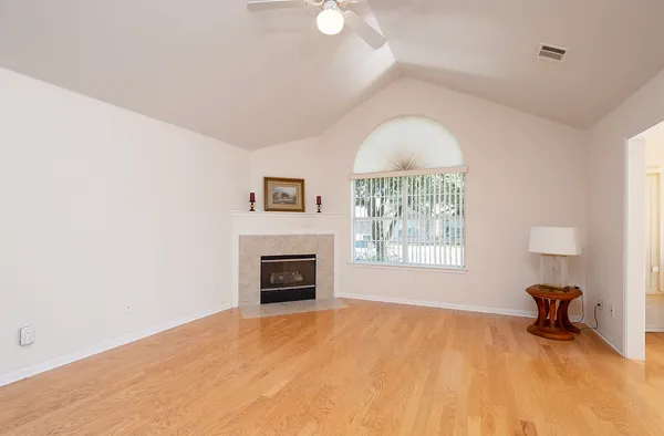 $2,050 | 30 Wildwood Drive, Unit 173, Georgetown, TX 78633