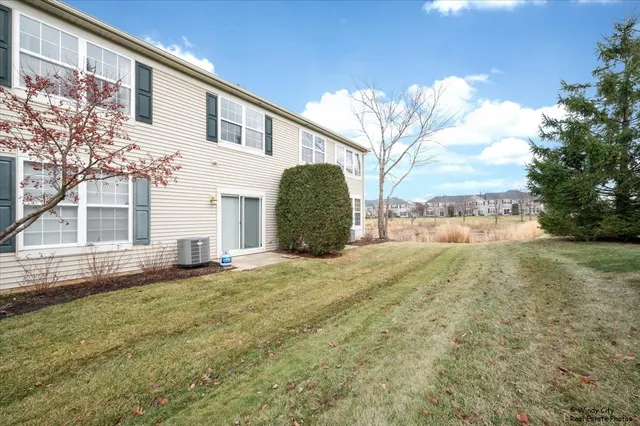 $315,000 | 341 John M Boor Drive, Gilberts, IL 60136