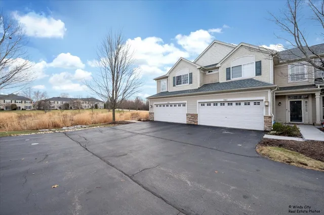 $315,000 | 341 John M Boor Drive, Gilberts, IL 60136