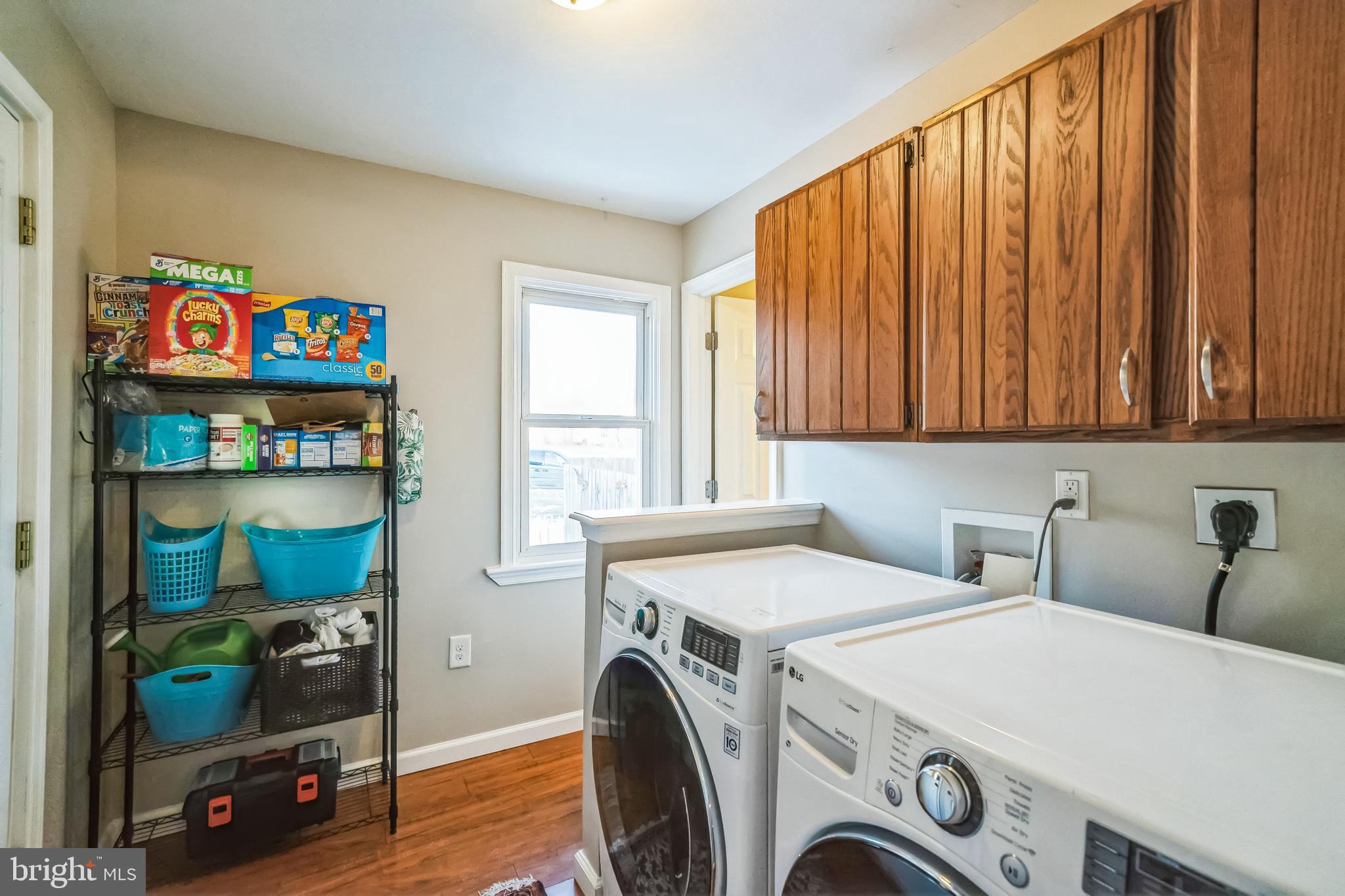 59 Cherry Street Hatfield, PA 19440 - Photo 11 of 30 a utility room with dryer and washer