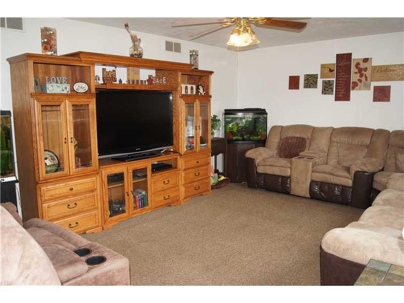 326 Sarver Road Sarver, PA 16055 - Photo 6 of 25 Living Room.