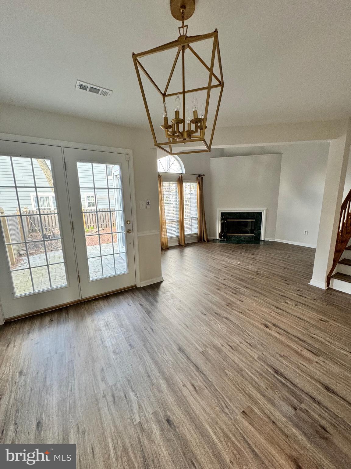 692 Danbury Court Newtown, PA 18940 - Photo 2 of 16 Dining/Living Room