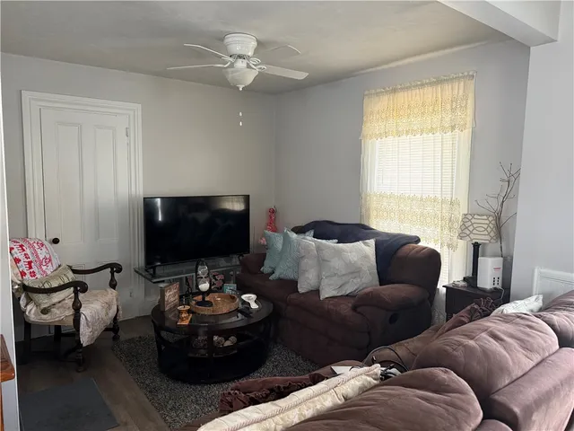 $2,325 | 251 High Street, Unit 4, Cumberland, RI 02864