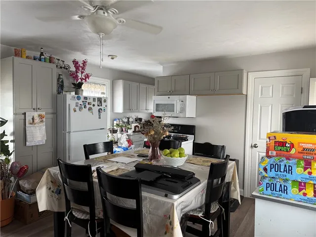 $2,325 | 251 High Street, Unit 4, Cumberland, RI 02864