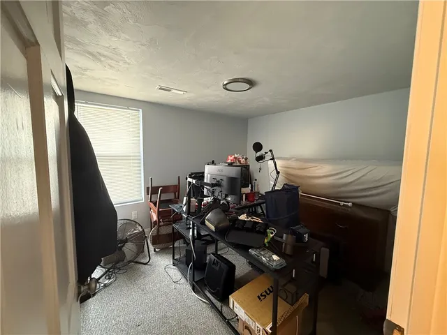 $2,325 | 251 High Street, Unit 4, Cumberland, RI 02864