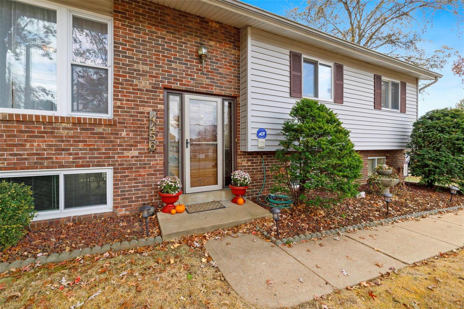 4456 Mattis Road St. Louis, MO 63128 - Photo 4 of 33 Gallery Image 4